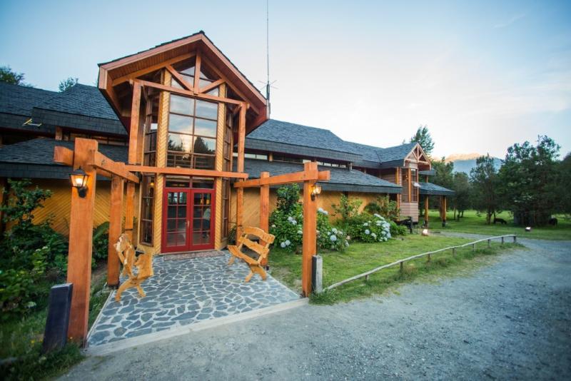 Yelcho En La Patagonia Hotel Coyhaique Buitenkant foto